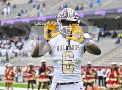Thumbnail 3 in Fort Bend Hightower vs. Summer Creek (UIL Football 6A D2 Region III Quarterfinal) photogallery.