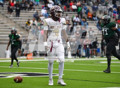 Thumbnail 1 in Fort Bend Hightower vs. Summer Creek (UIL Football 6A D2 Region III Quarterfinal) photogallery.