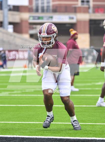 Thumbnail 1 in Fort Bend Hightower vs. Summer Creek (UIL Football 6A D2 Region III Quarterfinal) photogallery.