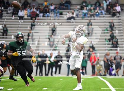 Thumbnail 2 in Fort Bend Hightower vs. Summer Creek (UIL Football 6A D2 Region III Quarterfinal) photogallery.