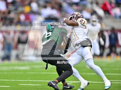 Thumbnail 1 in Fort Bend Hightower vs. Summer Creek (UIL Football 6A D2 Region III Quarterfinal) photogallery.