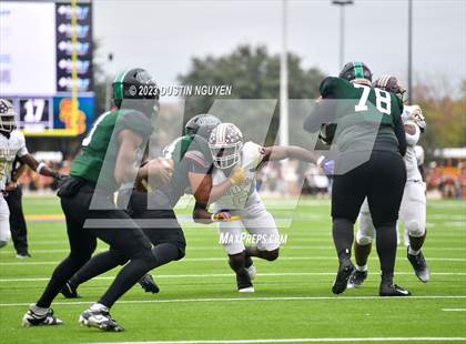Thumbnail 1 in Fort Bend Hightower vs. Summer Creek (UIL Football 6A D2 Region III Quarterfinal) photogallery.