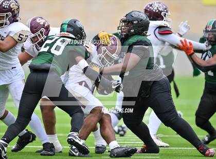 Thumbnail 1 in Fort Bend Hightower vs. Summer Creek (UIL Football 6A D2 Region III Quarterfinal) photogallery.