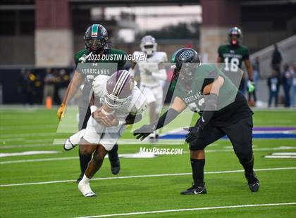 Thumbnail 3 in Fort Bend Hightower vs. Summer Creek (UIL Football 6A D2 Region III Quarterfinal) photogallery.