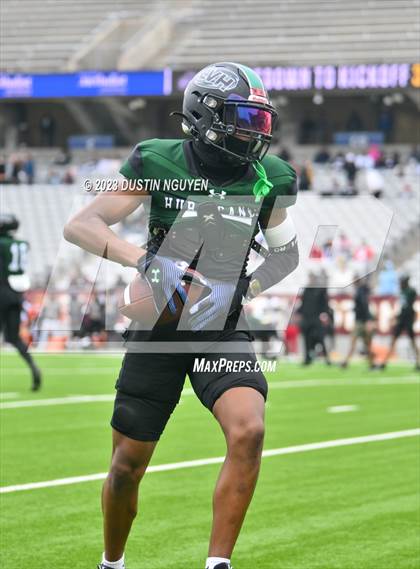 Thumbnail 2 in Fort Bend Hightower vs. Summer Creek (UIL Football 6A D2 Region III Quarterfinal) photogallery.