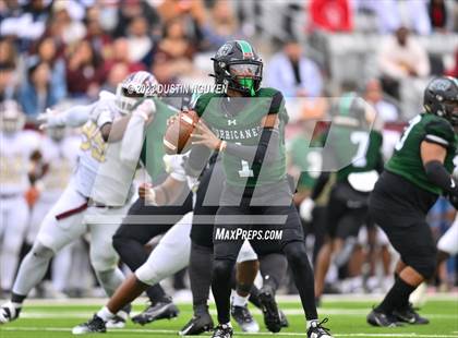 Thumbnail 2 in Fort Bend Hightower vs. Summer Creek (UIL Football 6A D2 Region III Quarterfinal) photogallery.