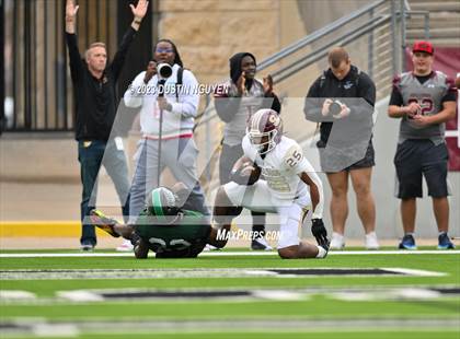 Thumbnail 3 in Fort Bend Hightower vs. Summer Creek (UIL Football 6A D2 Region III Quarterfinal) photogallery.