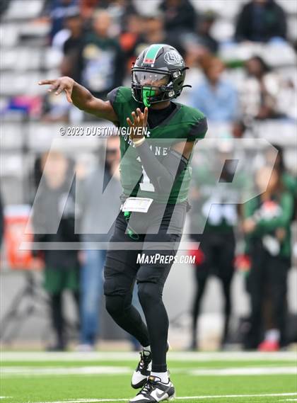 Thumbnail 2 in Fort Bend Hightower vs. Summer Creek (UIL Football 6A D2 Region III Quarterfinal) photogallery.