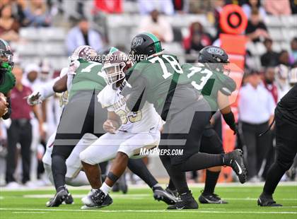 Thumbnail 1 in Fort Bend Hightower vs. Summer Creek (UIL Football 6A D2 Region III Quarterfinal) photogallery.
