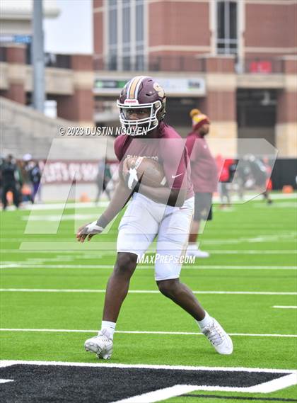 Thumbnail 3 in Fort Bend Hightower vs. Summer Creek (UIL Football 6A D2 Region III Quarterfinal) photogallery.