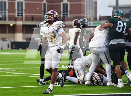 Thumbnail 2 in Fort Bend Hightower vs. Summer Creek (UIL Football 6A D2 Region III Quarterfinal) photogallery.