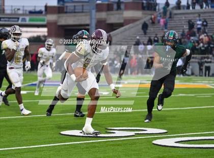 Thumbnail 1 in Fort Bend Hightower vs. Summer Creek (UIL Football 6A D2 Region III Quarterfinal) photogallery.