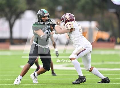 Thumbnail 1 in Fort Bend Hightower vs. Summer Creek (UIL Football 6A D2 Region III Quarterfinal) photogallery.