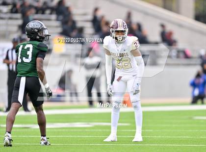 Thumbnail 2 in Fort Bend Hightower vs. Summer Creek (UIL Football 6A D2 Region III Quarterfinal) photogallery.