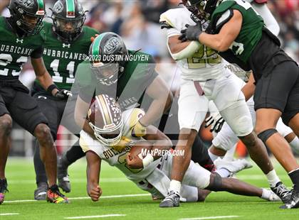 Thumbnail 3 in Fort Bend Hightower vs. Summer Creek (UIL Football 6A D2 Region III Quarterfinal) photogallery.