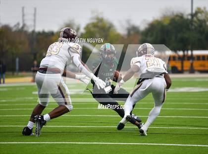 Thumbnail 3 in Fort Bend Hightower vs. Summer Creek (UIL Football 6A D2 Region III Quarterfinal) photogallery.