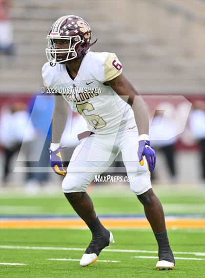 Thumbnail 1 in Fort Bend Hightower vs. Summer Creek (UIL Football 6A D2 Region III Quarterfinal) photogallery.