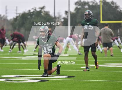 Thumbnail 2 in Fort Bend Hightower vs. Summer Creek (UIL Football 6A D2 Region III Quarterfinal) photogallery.