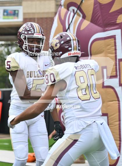 Thumbnail 3 in Fort Bend Hightower vs. Summer Creek (UIL Football 6A D2 Region III Quarterfinal) photogallery.