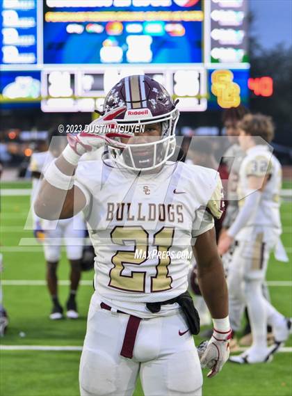 Thumbnail 3 in Fort Bend Hightower vs. Summer Creek (UIL Football 6A D2 Region III Quarterfinal) photogallery.