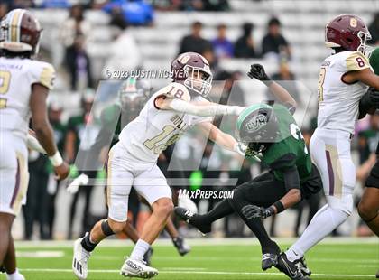 Thumbnail 1 in Fort Bend Hightower vs. Summer Creek (UIL Football 6A D2 Region III Quarterfinal) photogallery.