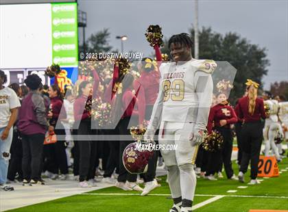 Thumbnail 1 in Fort Bend Hightower vs. Summer Creek (UIL Football 6A D2 Region III Quarterfinal) photogallery.