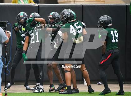 Thumbnail 3 in Fort Bend Hightower vs. Summer Creek (UIL Football 6A D2 Region III Quarterfinal) photogallery.