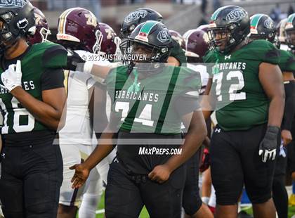 Thumbnail 3 in Fort Bend Hightower vs. Summer Creek (UIL Football 6A D2 Region III Quarterfinal) photogallery.