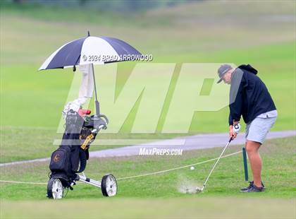 Thumbnail 2 in NCHSAA 2A Final (Day 2 / Awards) photogallery.