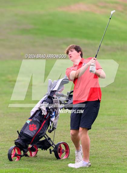 Thumbnail 1 in NCHSAA 2A Final (Day 2 / Awards) photogallery.
