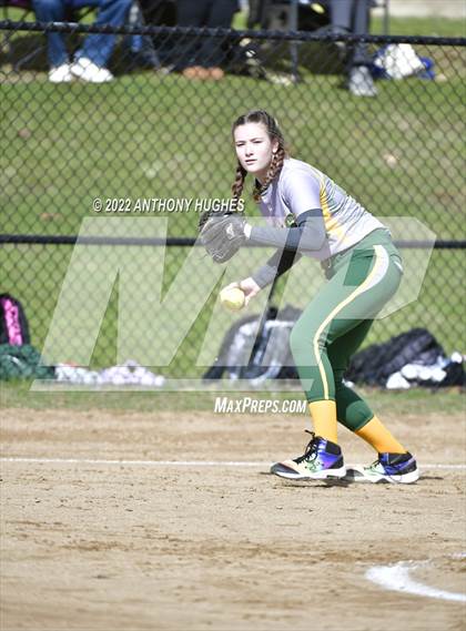 Thumbnail 2 in Lynbrook vs Baldwin photogallery.