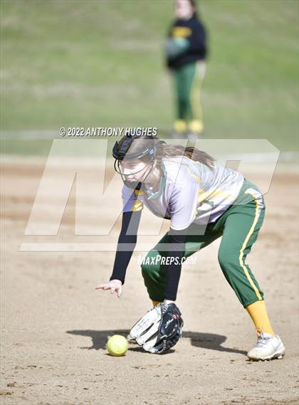 Thumbnail 3 in Lynbrook vs Baldwin photogallery.