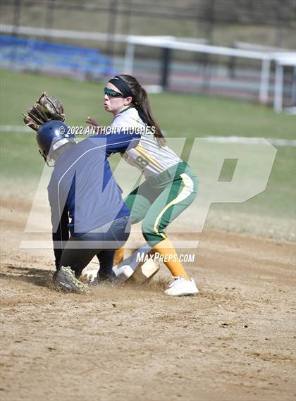 Thumbnail 3 in Lynbrook vs Baldwin photogallery.