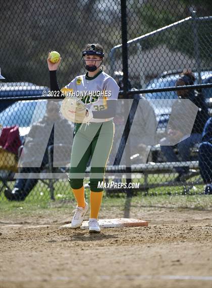 Thumbnail 3 in Lynbrook vs Baldwin photogallery.
