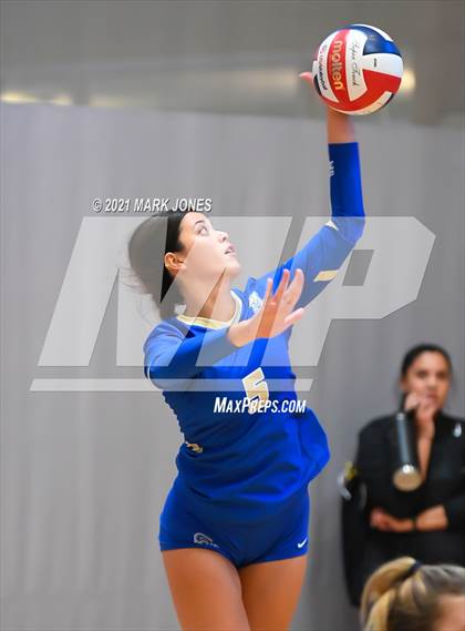 Thumbnail 2 in Santa Margarita vs. Oviedo (Nike Tournament of Champions) photogallery.