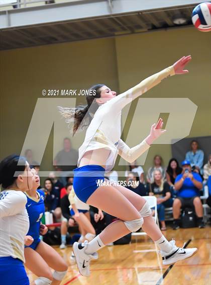 Thumbnail 1 in Santa Margarita vs. Oviedo (Nike Tournament of Champions) photogallery.
