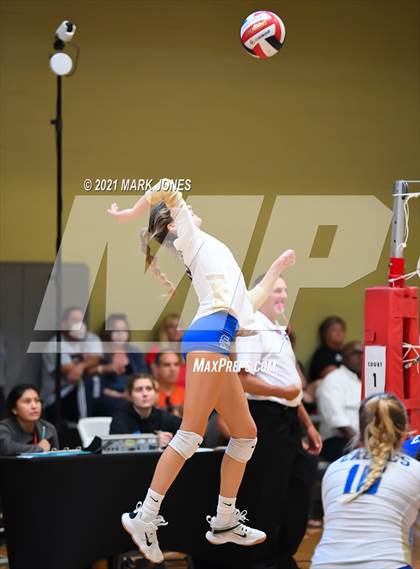 Thumbnail 2 in Santa Margarita vs. Oviedo (Nike Tournament of Champions) photogallery.