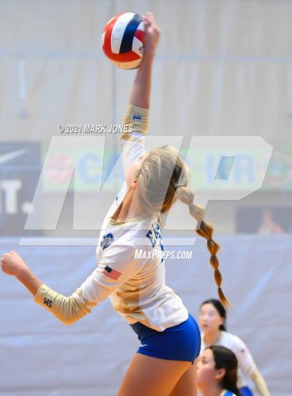 Thumbnail 2 in Santa Margarita vs. Oviedo (Nike Tournament of Champions) photogallery.