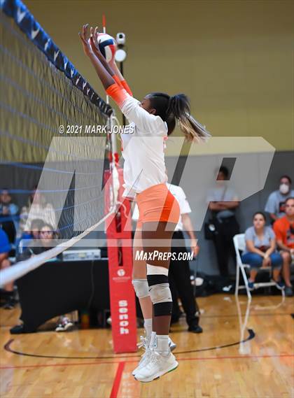Thumbnail 3 in Santa Margarita vs. Oviedo (Nike Tournament of Champions) photogallery.