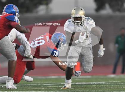Thumbnail 3 in Long Beach Poly @ Los Alamitos photogallery.