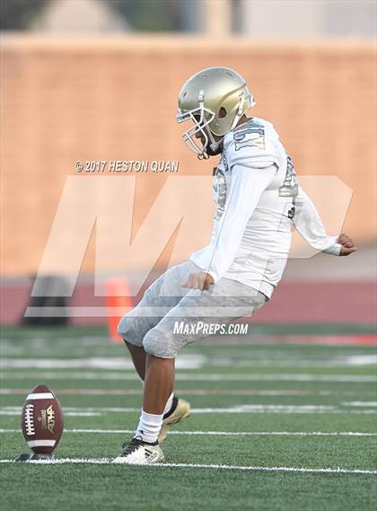 Thumbnail 3 in Long Beach Poly @ Los Alamitos photogallery.