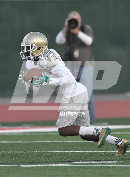 Thumbnail 3 in Long Beach Poly @ Los Alamitos photogallery.