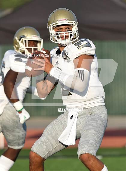 Thumbnail 3 in Long Beach Poly @ Los Alamitos photogallery.