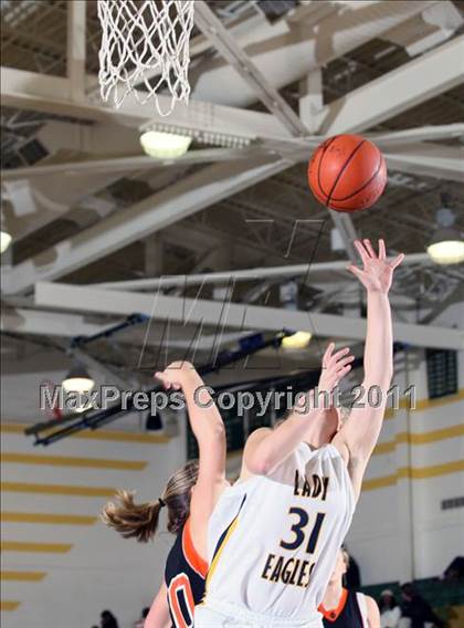 Thumbnail 1 in Seymour vs Powell (Pilot Food-mart Invitational) photogallery.