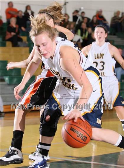 Thumbnail 3 in Seymour vs Powell (Pilot Food-mart Invitational) photogallery.
