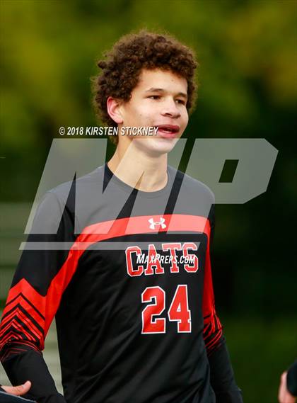 Thumbnail 1 in Libertyville vs. Stevenson (IHSA 3A Regional Final) photogallery.