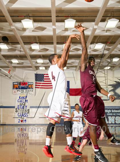 Thumbnail 2 in South Houston vs. Cinco Ranch (McDonald's Texas Invitational) photogallery.