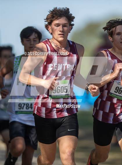 Thumbnail 3 in LHSAA Division 1 Region 2 Final photogallery.