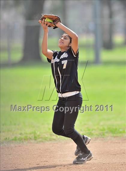 Thumbnail 2 in Gahr vs Peninsula (Downey Tournament) photogallery.