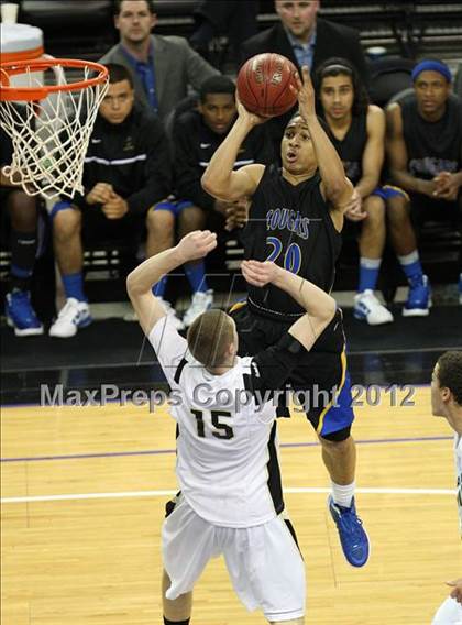 Thumbnail 1 in Newark Memorial vs. Archbishop Mitty (CIF D2 NorCal Regional Final) photogallery.